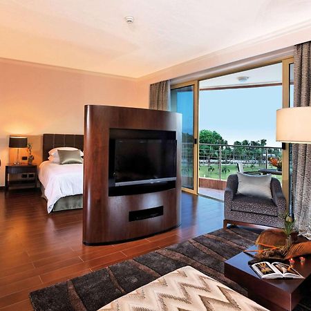 Mövenpick Ambassador Hotel Accra Exteriör bild