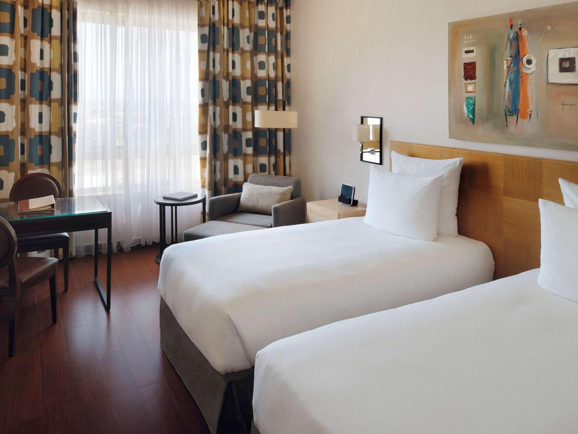 Mövenpick Ambassador Hotel Accra Exteriör bild