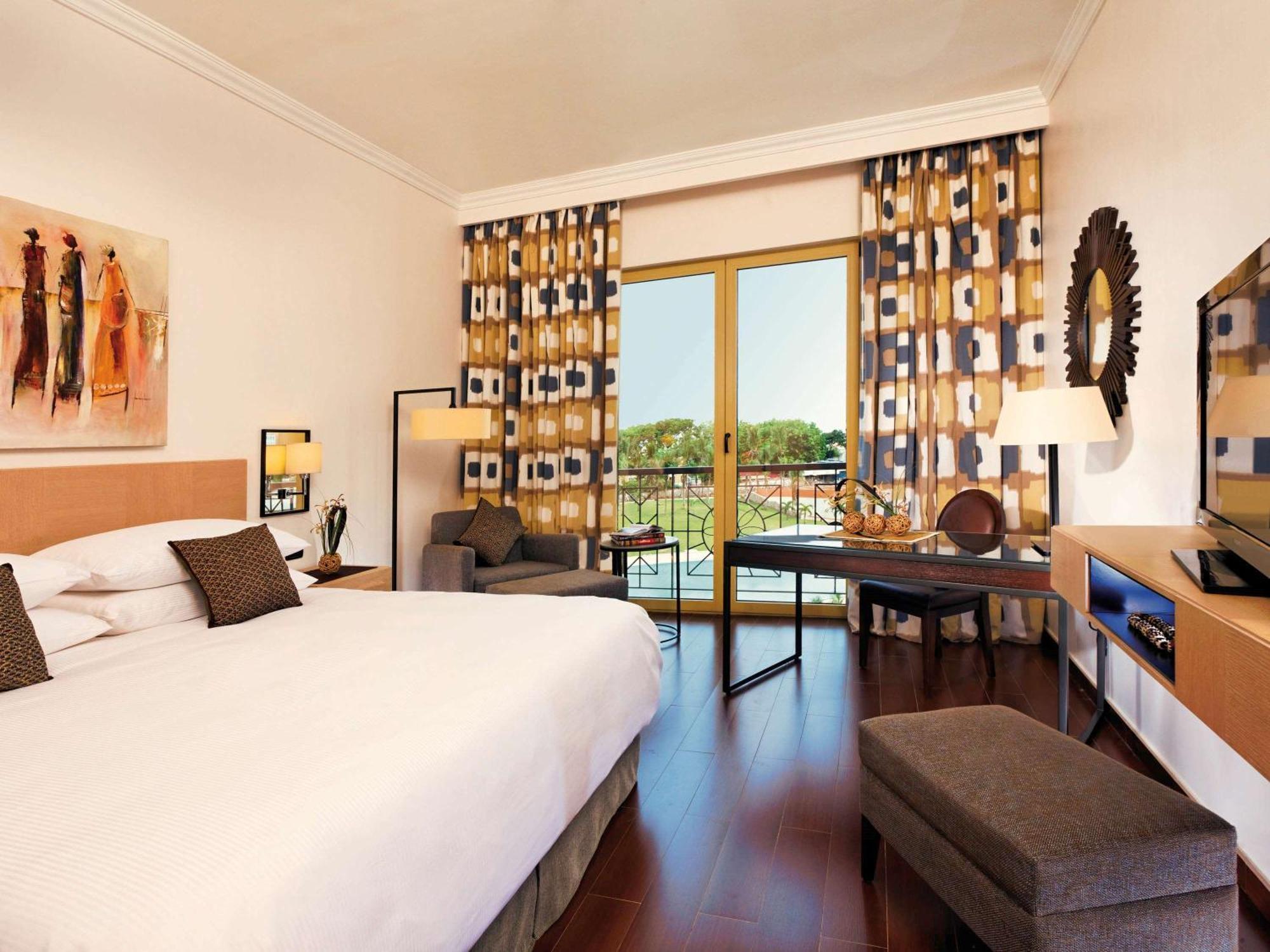 Mövenpick Ambassador Hotel Accra Exteriör bild