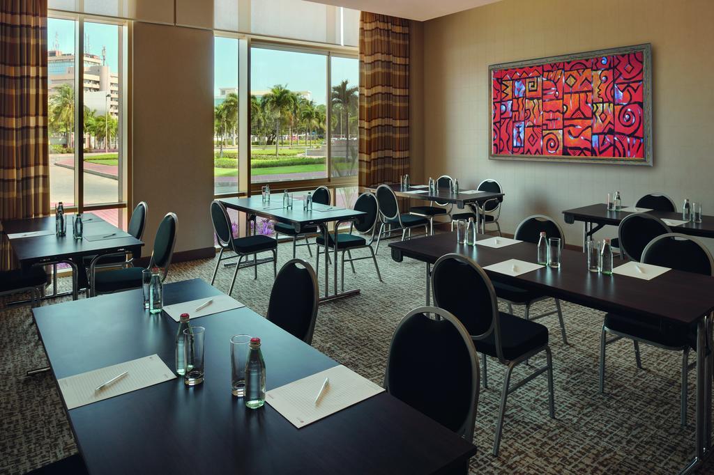 Mövenpick Ambassador Hotel Accra Exteriör bild