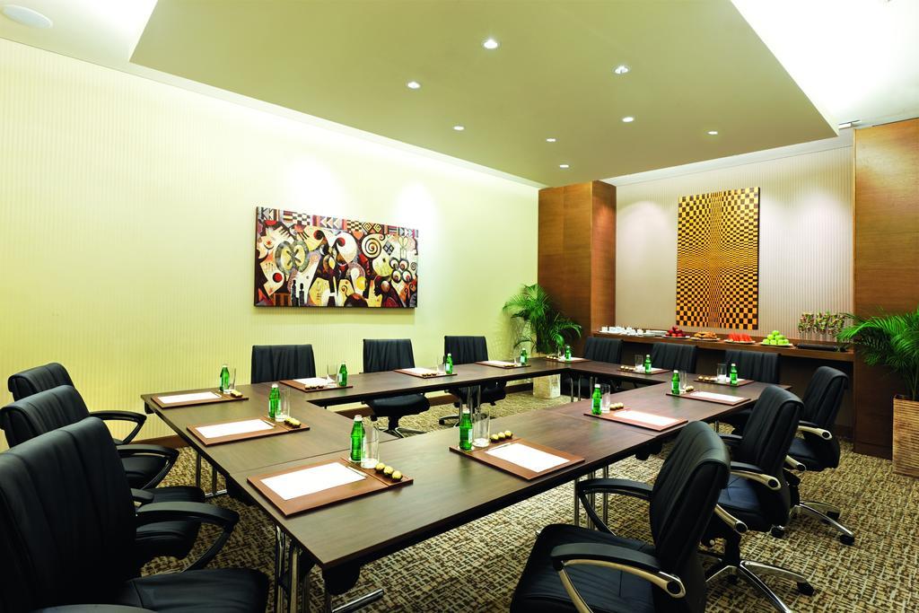 Mövenpick Ambassador Hotel Accra Exteriör bild