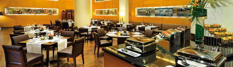 Mövenpick Ambassador Hotel Accra Exteriör bild