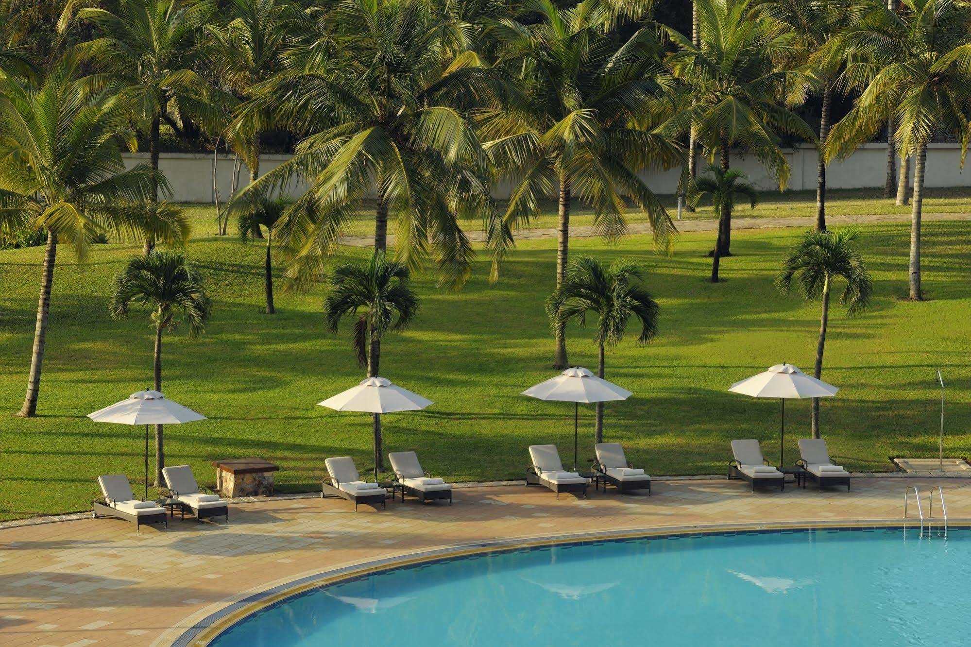 Mövenpick Ambassador Hotel Accra Exteriör bild