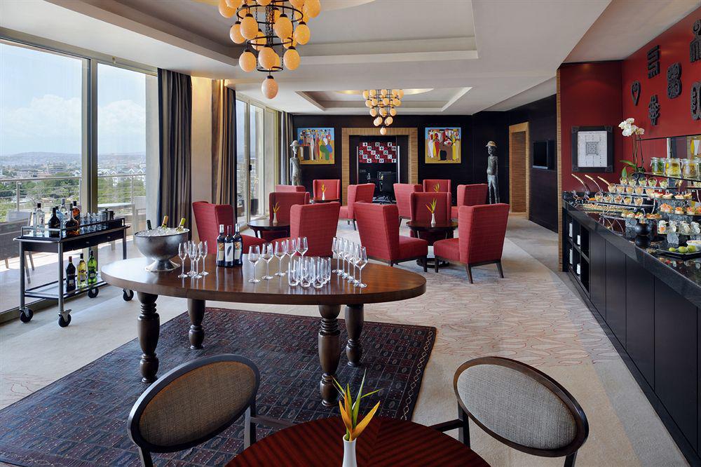 Mövenpick Ambassador Hotel Accra Exteriör bild
